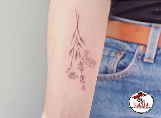 simple lily tattoos