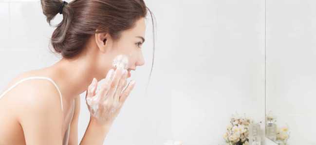 4 Ways to Better Your Daily Skincare Routine