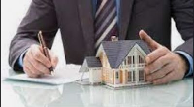 Role of Lawyers and Estate Agents in Real Estate Transactions