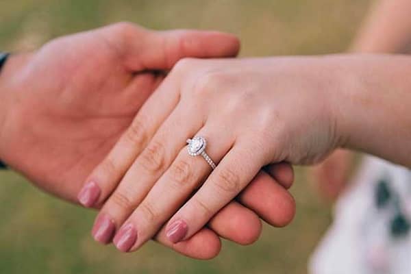 How to Choose the Most Suitable Moissanite Engagement Ring